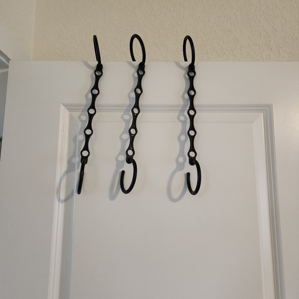 18 Closet organizer $3 each